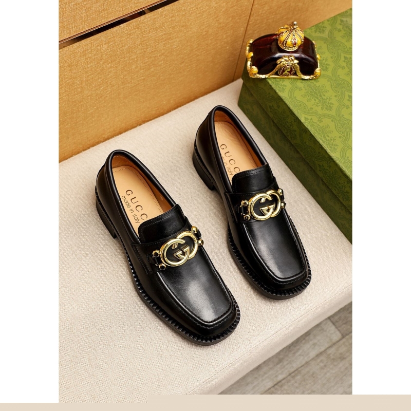 G*u*i leather shoes